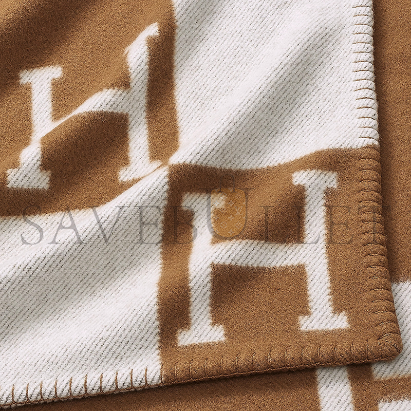 HERMÈS AVALON THROW BLANKET H102668MV52 (170*135cm) HERMÈS AVALON THROW BLANKET H102668MV52 (170*135cm)